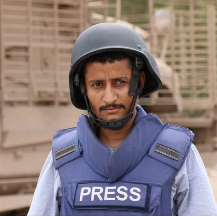 استقبال رسمي وشعبي لجثمان الصحفي أديب الجناني بتعز