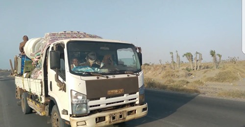 موجة نزوح جديدة يتسبب فيها القصف الحوثي بالحديدة
