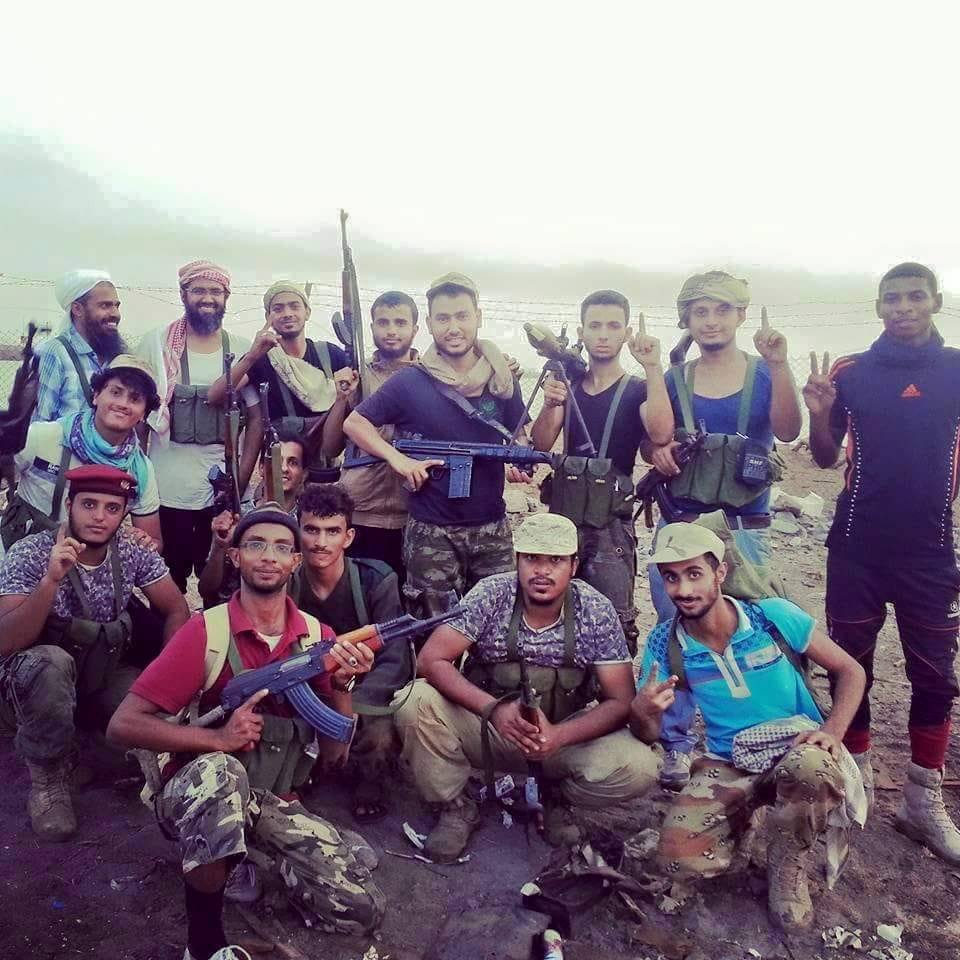 شاهد..حزب الإصلاح ينشر مشاهد لأعضاءه وهم يتقدمون الصفوف خلال تحرير  عدن من الحوثيين(فيديو)