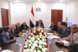 الحكومة تعلن تحويل مستحقات المبتعثين لدراسة في الخارج