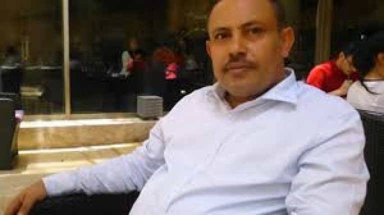 الوزير المنشق عن الحوثيين" جابر" يهاجم المليشيات ويتوعد بنشر آلاف الوثائق حول الصواريخ