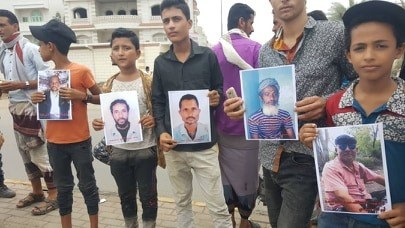 جريمة في مسجد.. منظمة تكشف تفاصيل إعدام قوات مدعومة من الإمارات 5 مدنيين جنوب اليمن