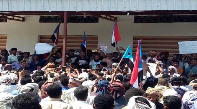 السلطات في شبوة تتهم الانتقالي بالدعوة للعنف تحت ستار السلمية