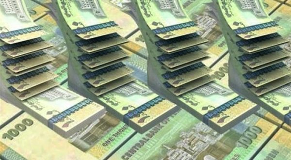 الحوثيون يمنعون تداول الأوراق النقدية الجديدة ويفرضون على التجار مبالغ مالية طائلة 