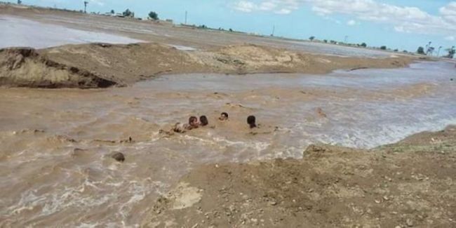 سيول الأمطار الغزيرة تودي بحياة ثلاثة أشخاص في الحديدة
