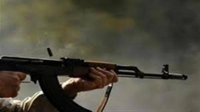 قيادي حوثي يعدم مواطنا بدم بارد والمليشيا تبرر الجريمة