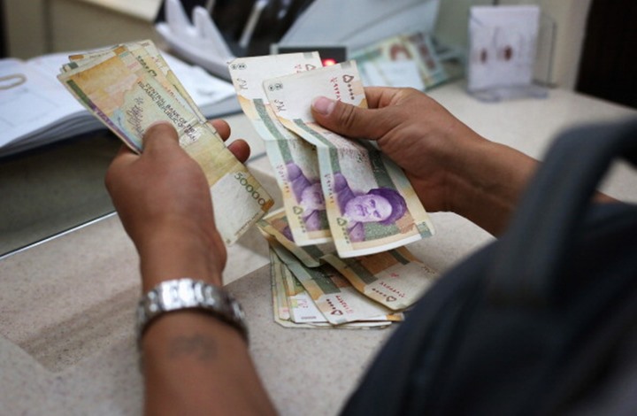 إيران تحذف 4 أصفار من عملتها الوطنية وتغير اسمها