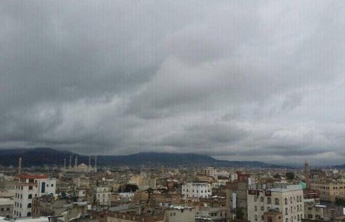 أمطار متفرقة وأجواء حارة ورياح شديدة على هذه المناطق