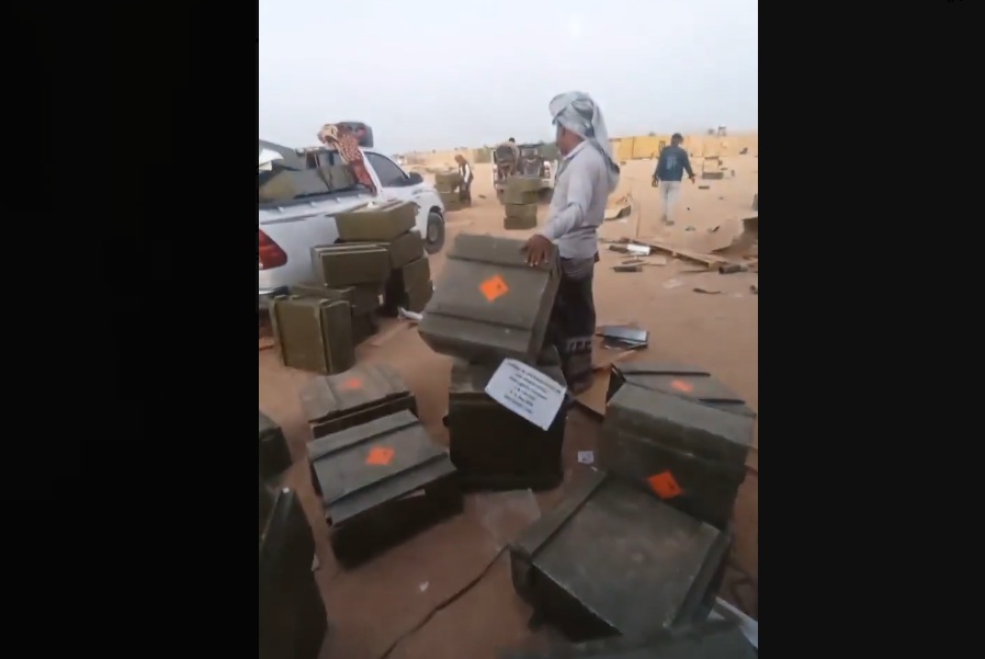 الإرياني يتهم الانتقالي بفتح مخازن سلاح في حضرموت والمهرة ويحذر من مخاطر وصولها لجماعات إرهابية