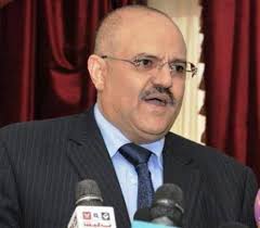 مصادر تكشف عن حقيقة إستقالة محافظ تعز