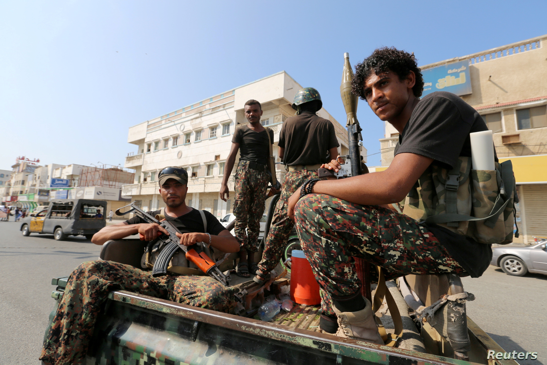 خسائر الحوثيين تفجر اشتباكات داخلية في الحديدة