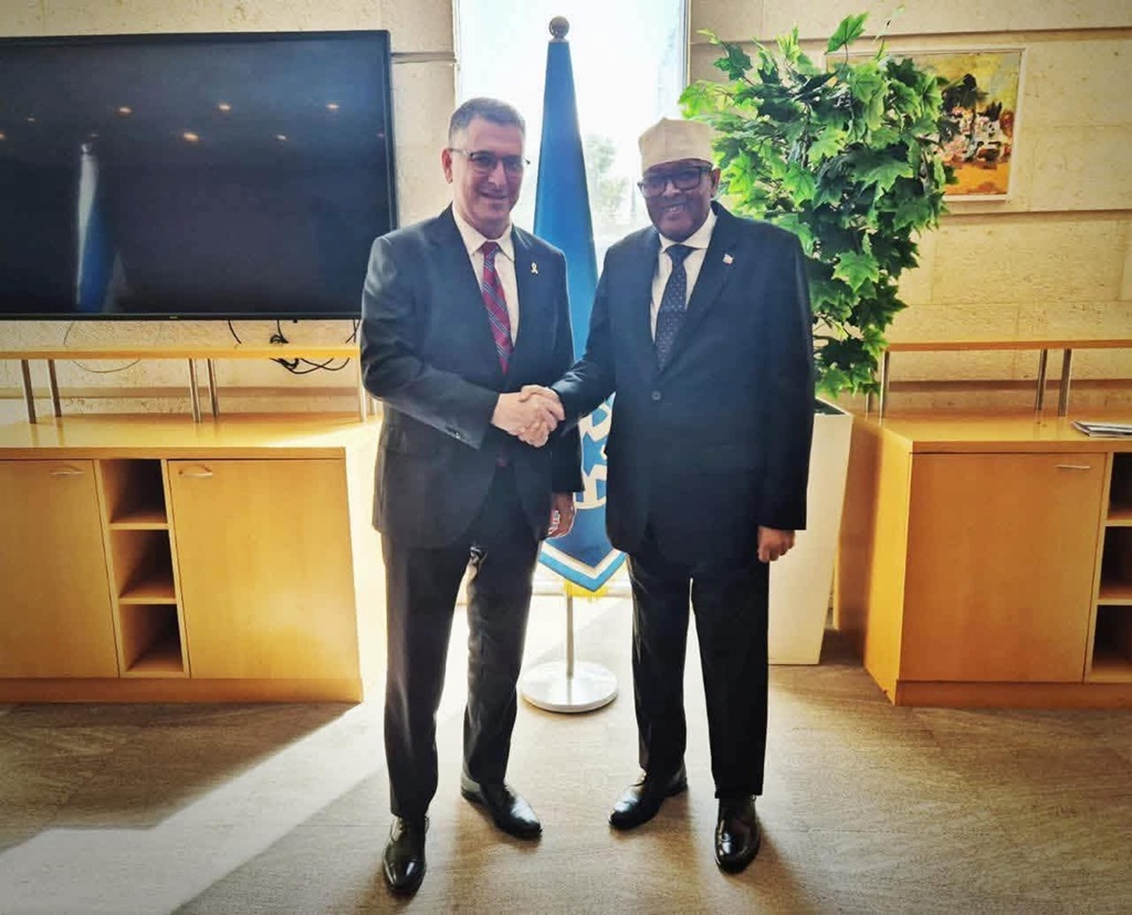 اليمن و22 دولة ومنظمة تدين زيارة مسؤول إسرائيلي غير قانونية إلى إقليم أرض الصومال