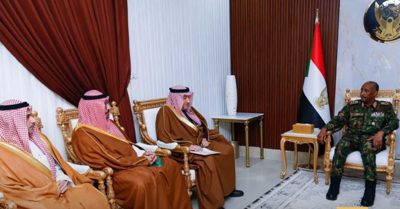 رئيس مجلس السيادة السوداني يلتقي نائب وزير الخارجية السعودي لمناقشة مبادرات السلام