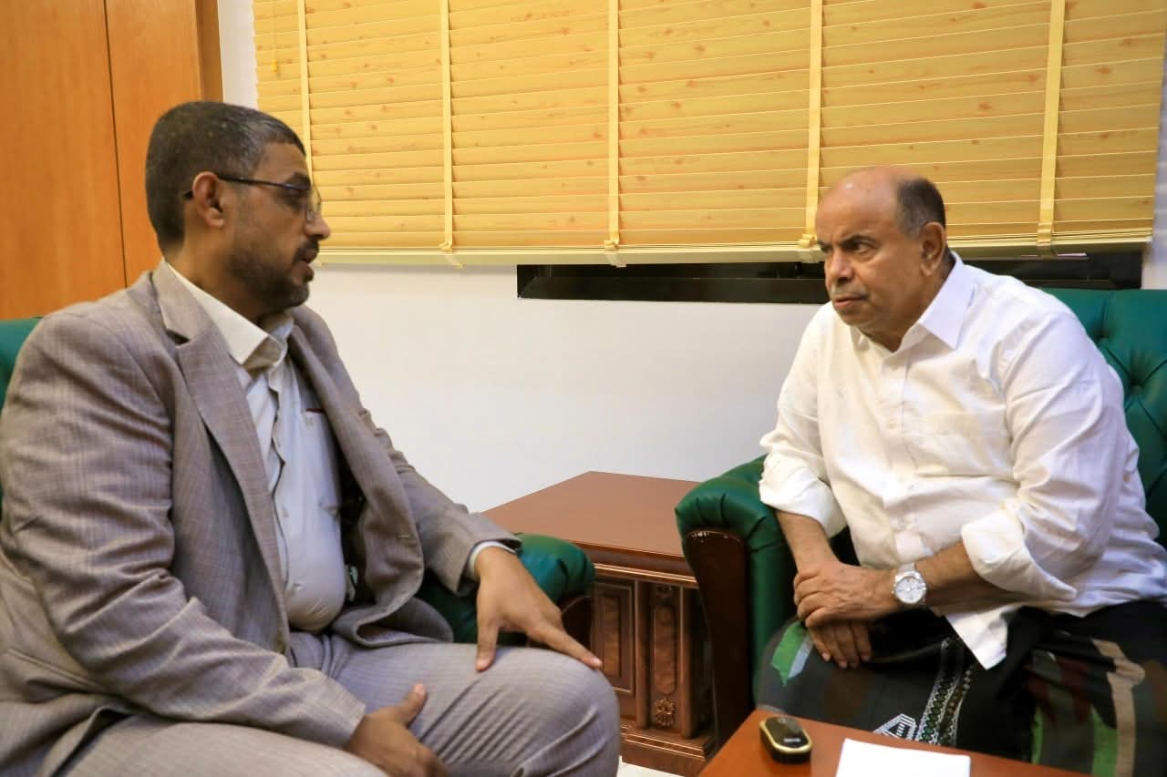 محافظ حضرموت يشيد بإنجازات مكافحة المخدرات ويؤكد استمرار دعم الجهود الأمنية