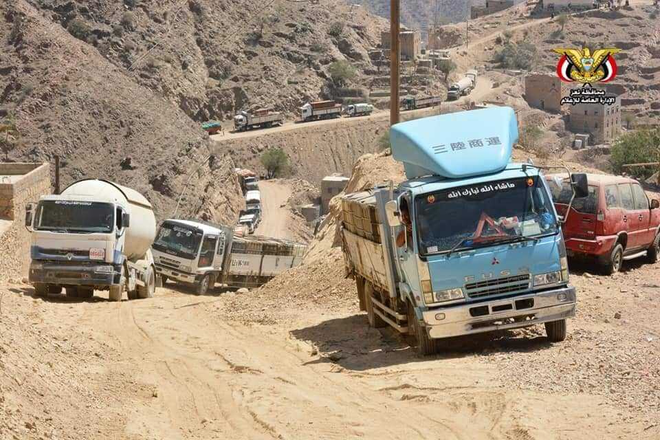 تعز.. عودة التوتر في التربة وقطع الطرق الرئيسة