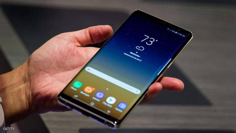 يفتح الكاميرا ويسجل المكالمات.. تطبيق خطير قد يخترق هاتفك