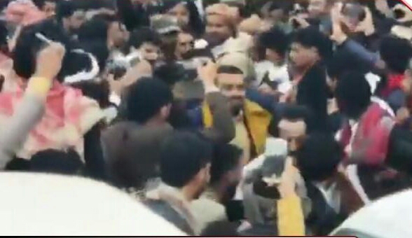 شاهد بالفيديو… لحظة اعتقال مليشيا الحوثي لمصطفى المومري في حفل زفافه بصنعاء