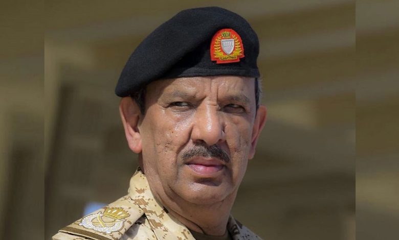 قائد قوة دفاع البحرين يتفقد قوات بلاده المشاركة في التحالف