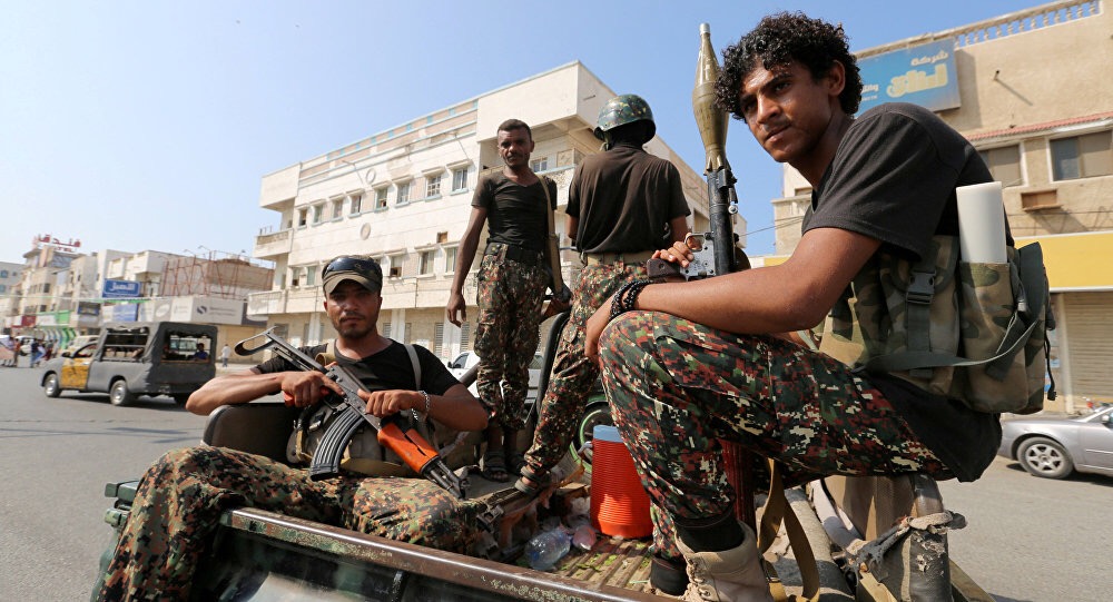 الحوثيون يجرون تجارب حية لألغام بحرية بموانئ الحديدة تحت اشراف خبراء اجانب