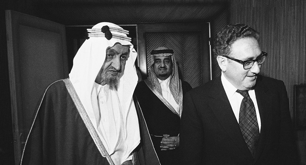 شاهد..."ولد ملكا"... رحلة الملك فيصل التي غيرت تاريخ السعودية (فيديو)