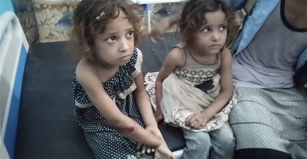 قذيفة حوثية تقتل طفلين شقيقين وتجرح آخرَين بالحديدة