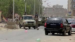 عاجل: قوات عسكرية ضخمة تتمركز عند أهم خط ومدخل رئيسي إلى عدن