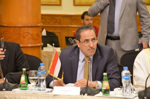 مسلحون حوثيون ينهبون منزل النائب الهجري بصنعاء