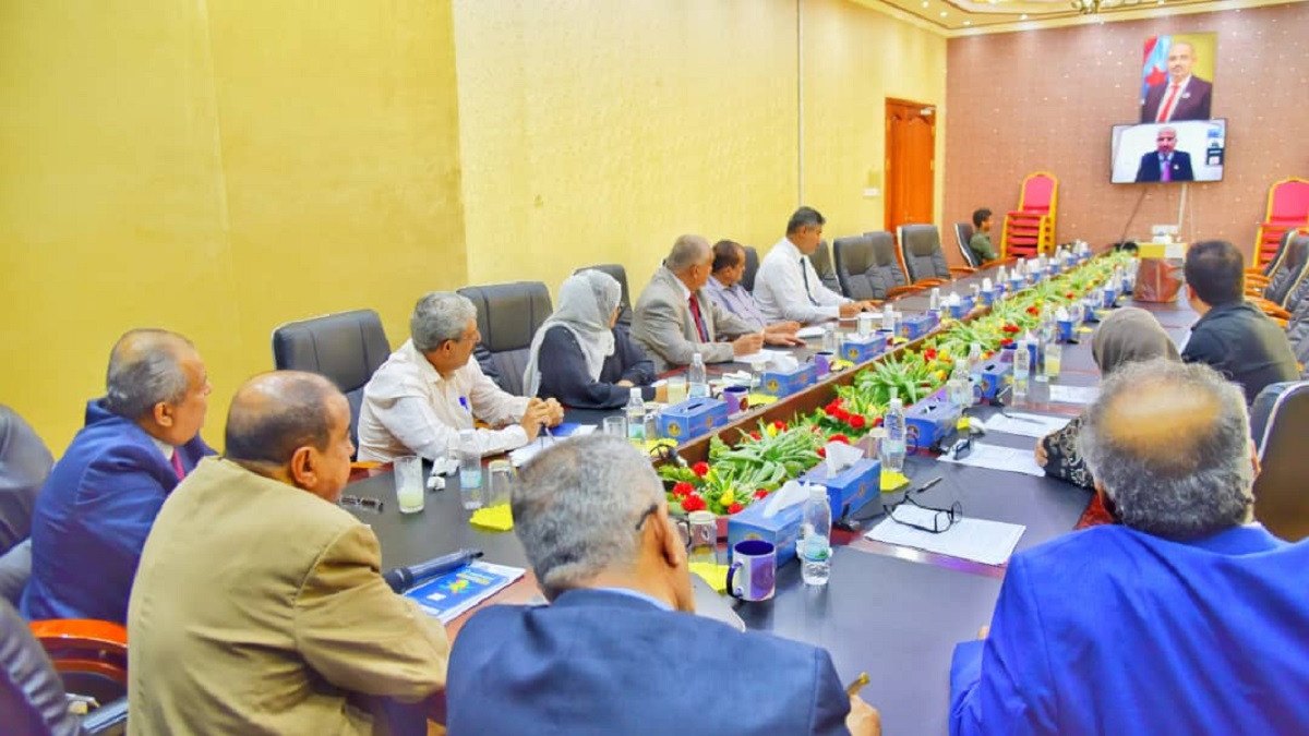 وفد المجلس الانتقالي يبلغ السعودية بنيته مغادرة الرياض