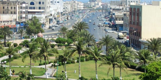 انفجارات عنيفة في الحديدة واحتدام المواجهات شرق وجنوب المدينة