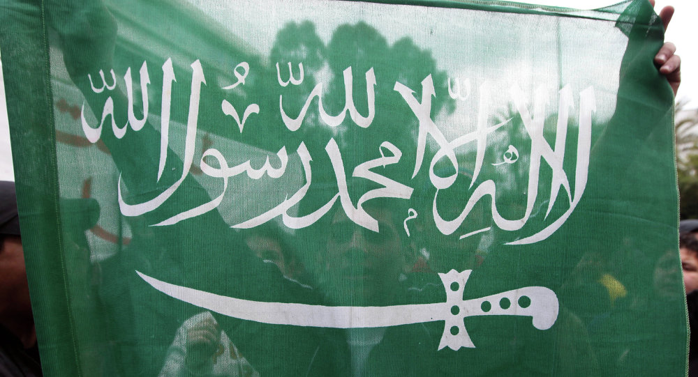 أكل الغربان وفقد أذنه... قصة أمير سعودي شارك في "غزو اليمن"