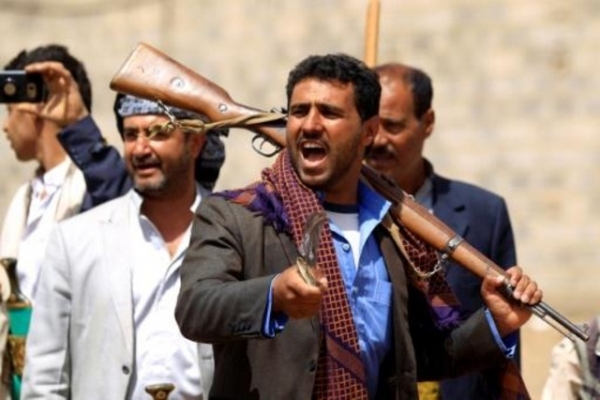  الحوثي يغازل الشرعية ويقدم مبادرة جديدة بشأن الرواتب