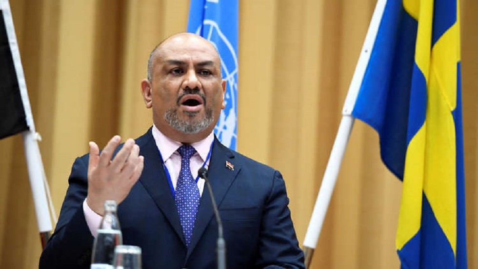 لماذا استقال وزير الخارجية "خالد اليماني" ؟