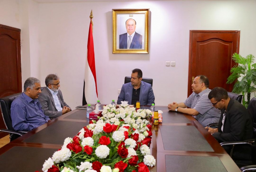 رئيس الوزراء يُشيد بموقف برنامج الغذاء العالمي الواضح إزاء ممارسات ميليشيا الحوثيين