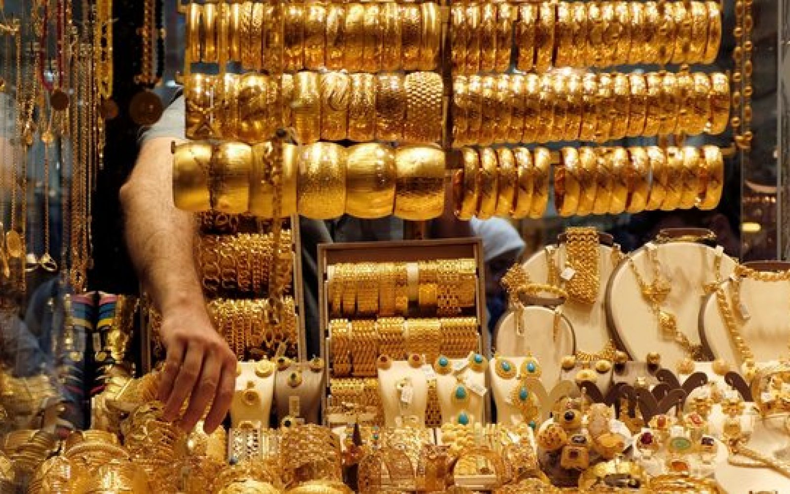 إرتفاع طفيف في أسعار الذهب صباح اليوم الجمعة 
