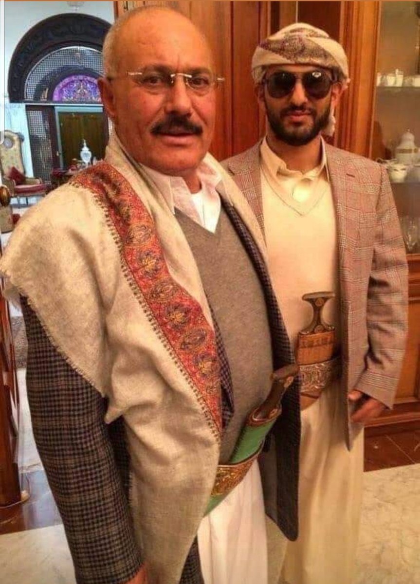 صحفي يمني ينشر صورة لــ "صالح" ويعلق عليها 