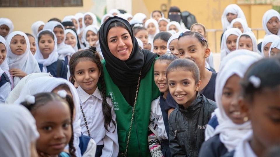 أول فتاة سعودية تزور اليمن لدعم الفتيات والنساء اليمنيات