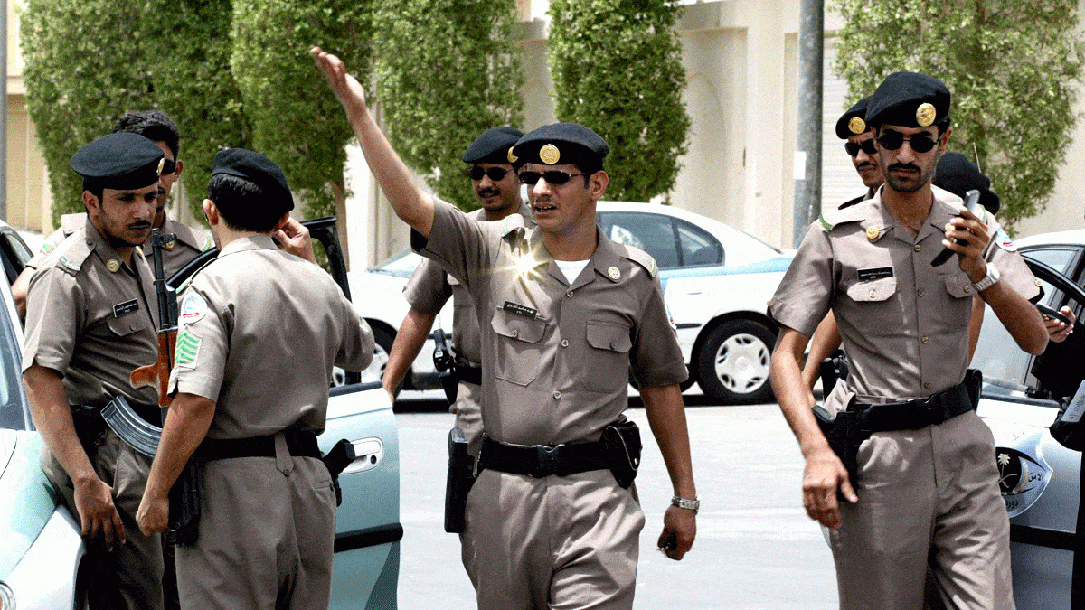 مشاجرة عنيفة بين مقيمين في جدة والأمن السعودي يتدخل (فيديو)