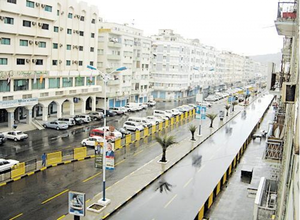 عدن المتفائلة تنتظر محافظها بملف مثقل بالخدمات والقضايا