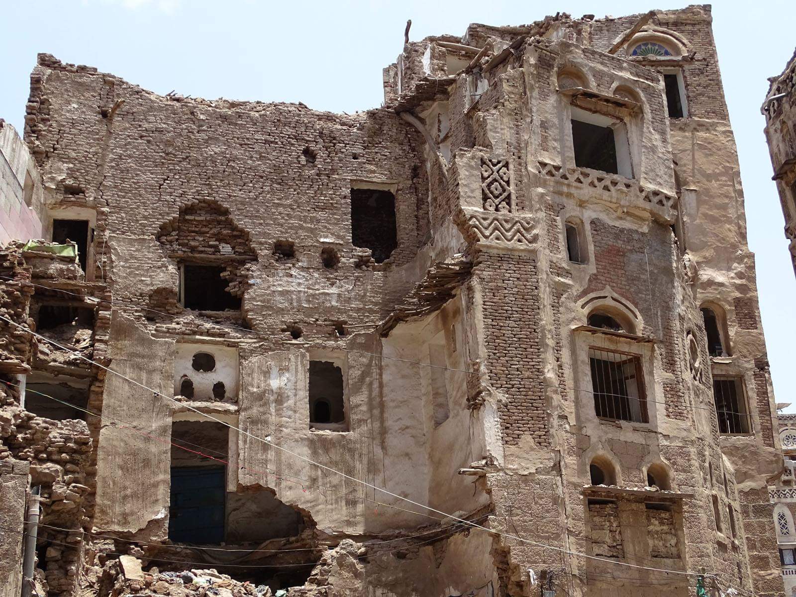 منظمة اليونسكو تبدأ أعمال ترميم وصيانة لمنازل تضررت من الأمطار في صنعاء