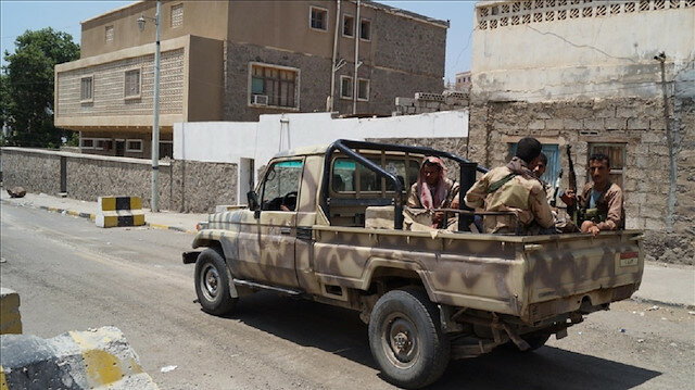 انسحاب 5 ألوية للحكومة والانتقالي من خطوط التماس في أبين