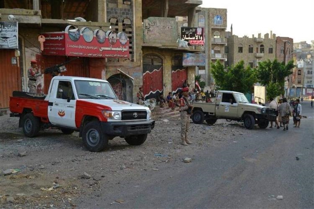 قتيلان و4 جرحى في اشتباكات بين الأمن و "خارجين عن القانون" في تعز