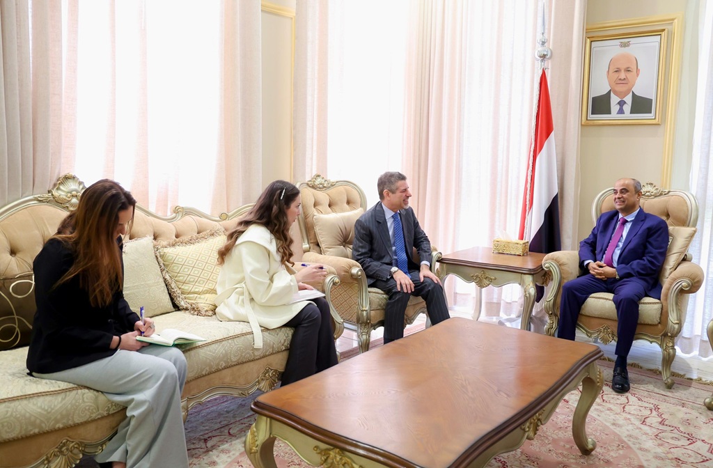 بن بريك يلتقي السفير الأميركي ويؤكد أهمية الحوار الجنوبي في الرياض ويحذر من أي مقارب تعقد المشهد وتطيل أمد الأزمات