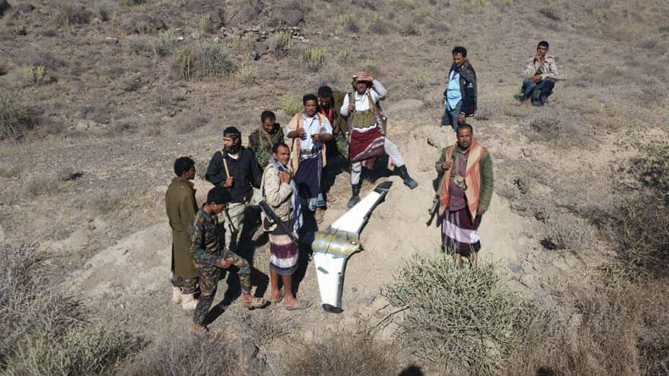 بعد أيام من إنشاء ورشة لصيانة وتجهيز الطائرات المسيرة.. سقوط طائرة مسيره للحوثيين شرق ذمار
