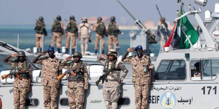 قوات سعودية تنتشر في المعاشيق وقواعد عسكرية في جنوب اليمن