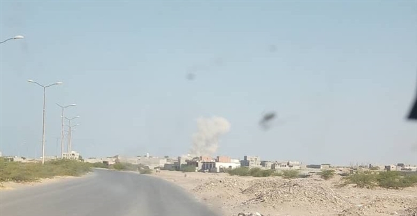 مليشيات الحوثي تقصف منازل المواطنين جنوب مدينة الحديدة
