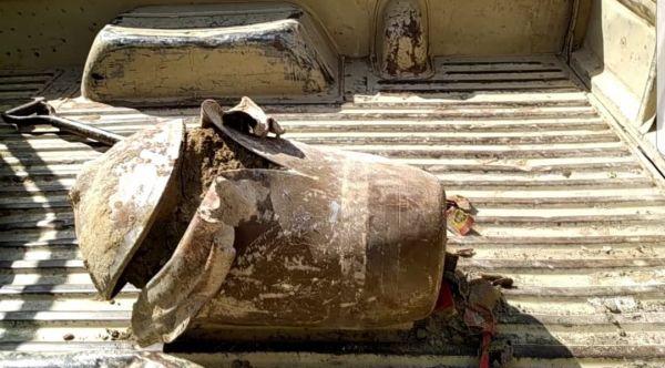 تفكيك صاروخ حوثي سقط على منزل مواطن في حي منظر بالحديدة