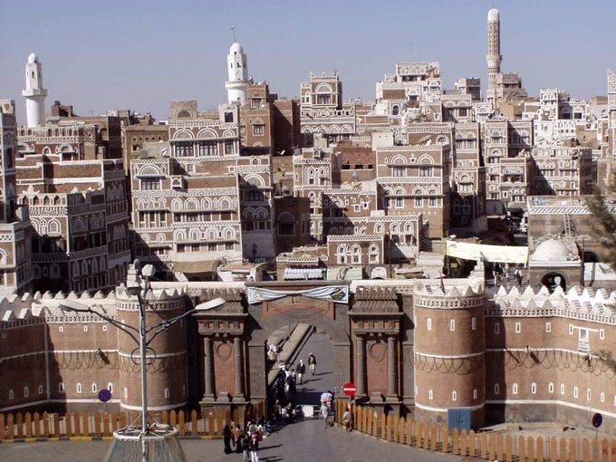 شركات الكهرباء تشارك مليشيا الحوثي في مضاعفة معانات المواطنين بصنعاء