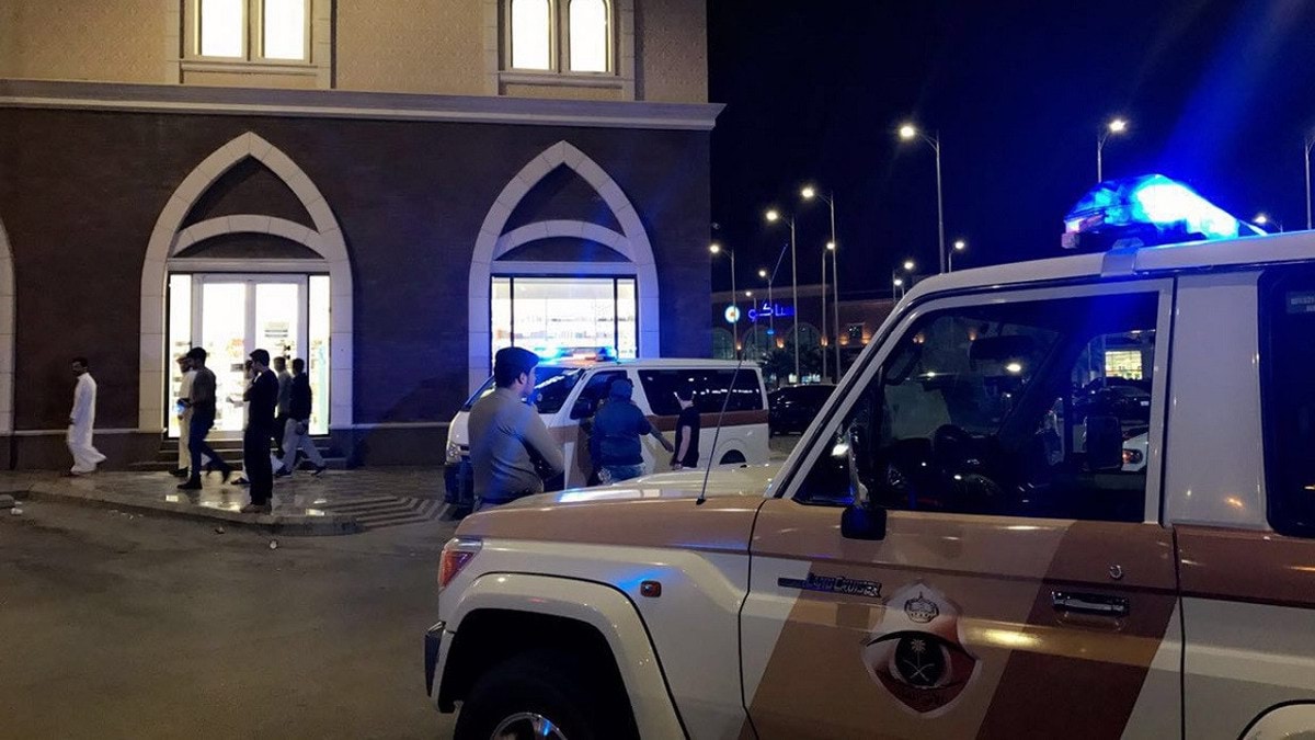 السعودية توقف أحد مشاهير مواقع التواصل بعد ظهوره في فيديو "خادش للحياء"