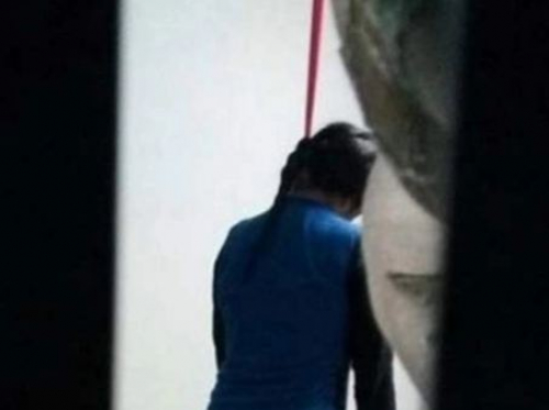 العثور على فتاة مشنوقة داخل منزل زوجها في هذه المحافظة؟!