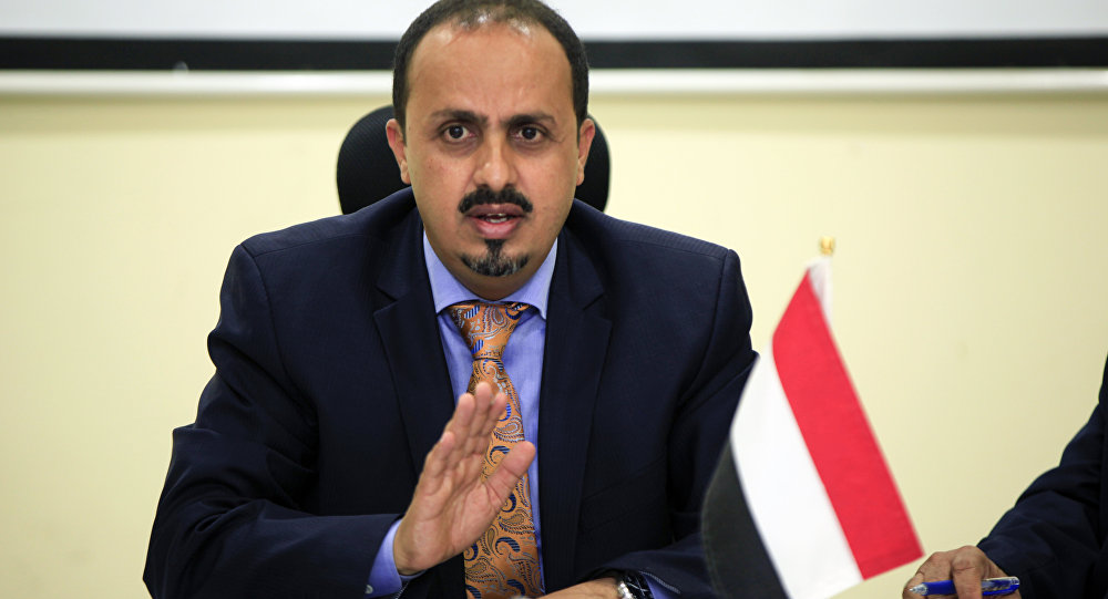 وزير الإعلام يتهم الحوثيين بتجنيد الأطفال وتعبئتهم بأفكار "متطرفة" 